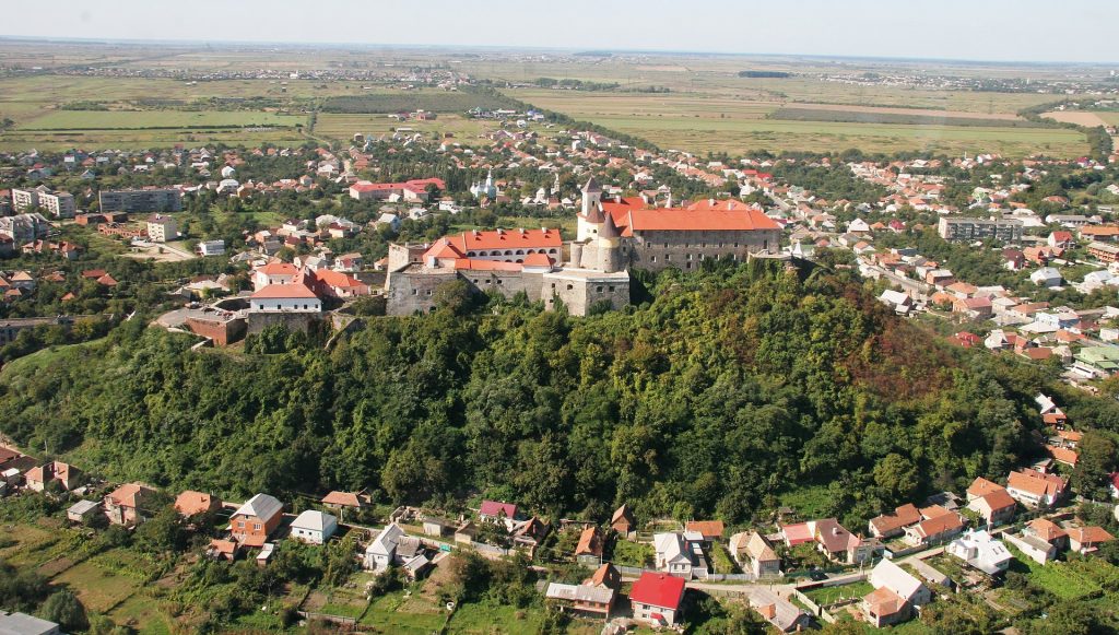 Замок із висоти пташиного польоту 3.JPG