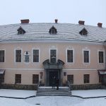 Палац графів Шенборнів "Білий будинок".jpg