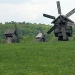 Kiev Pirogiv windmills 060927.jpg
