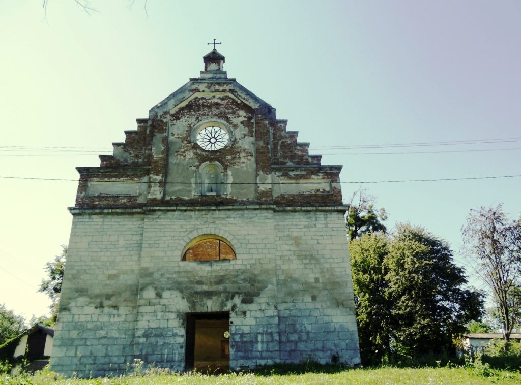 Rakovets. St Valentine Catholic Church.jpg